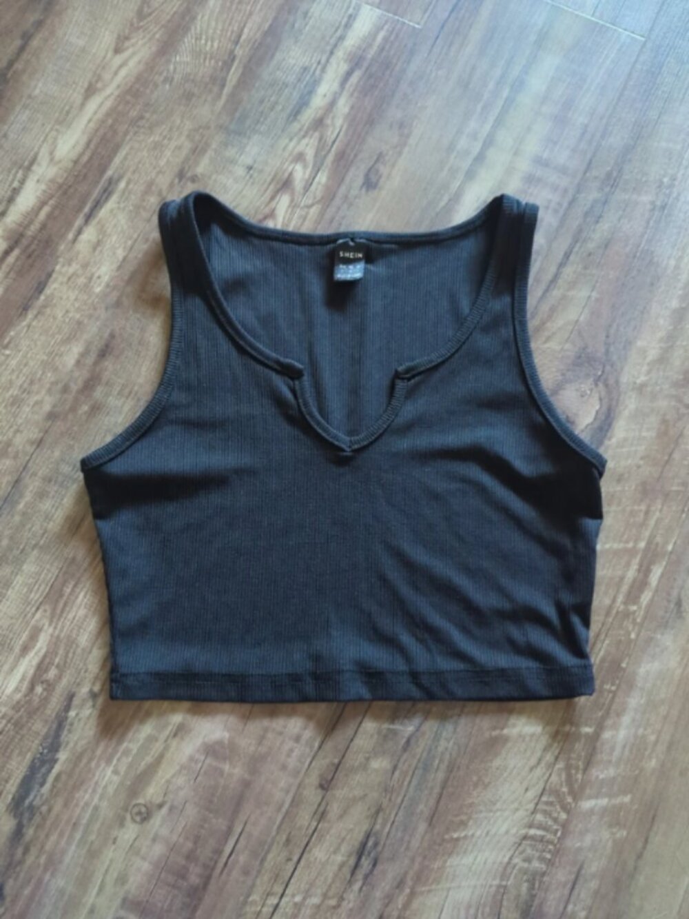 SHEIN Ribbed V-Neck Crop Top